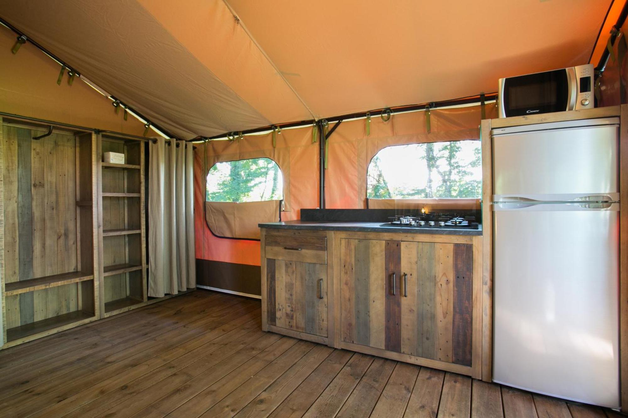 Camping La Ferme De Perdigat Limeuil 외부 사진
