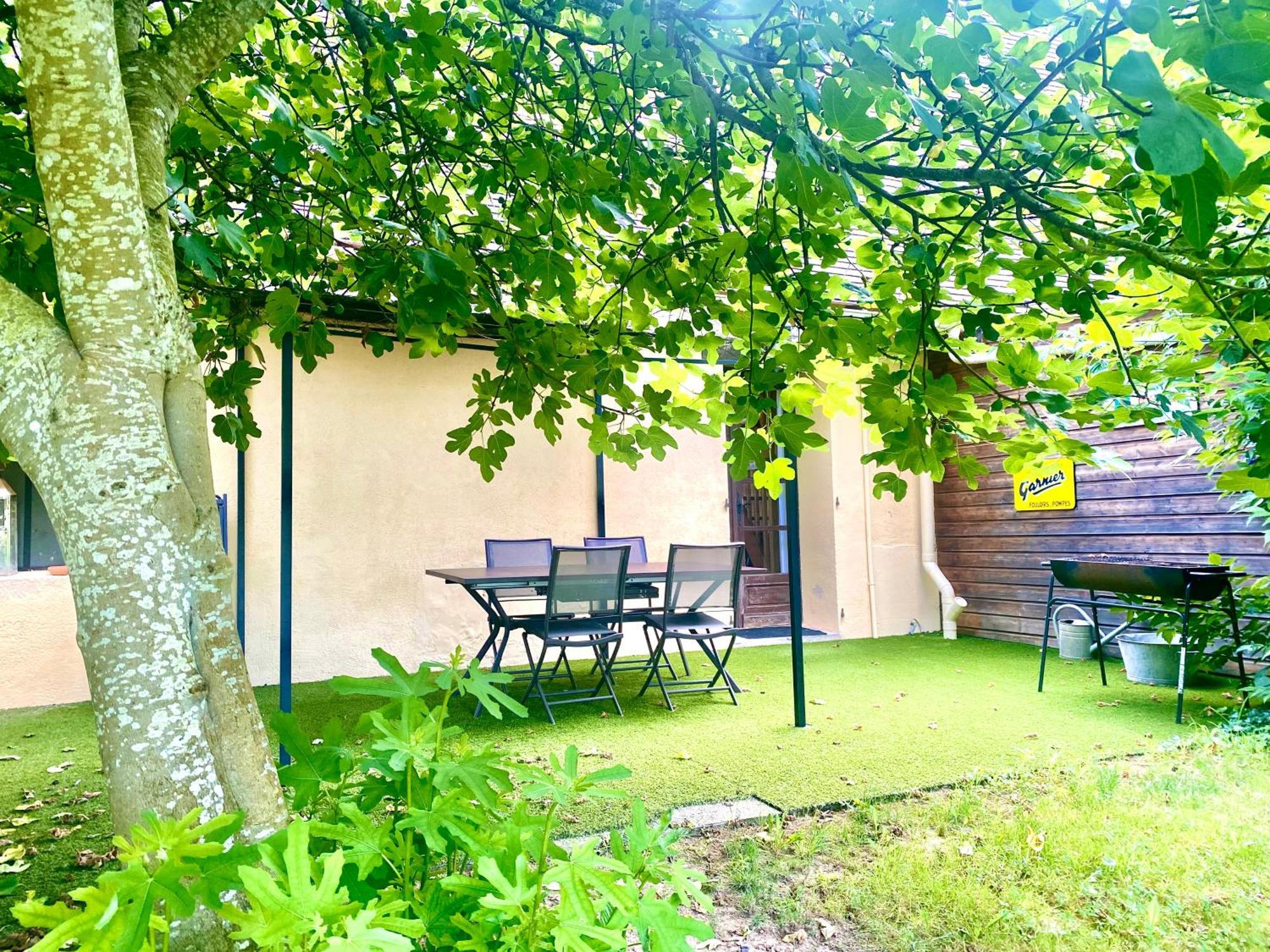 Camping La Ferme De Perdigat Limeuil 외부 사진